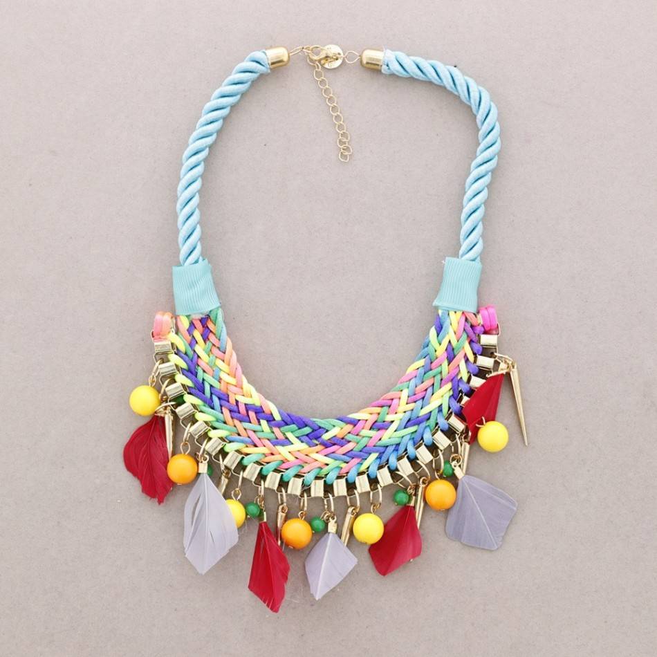 WOVEN FEATHERS SHORT NECKLACE