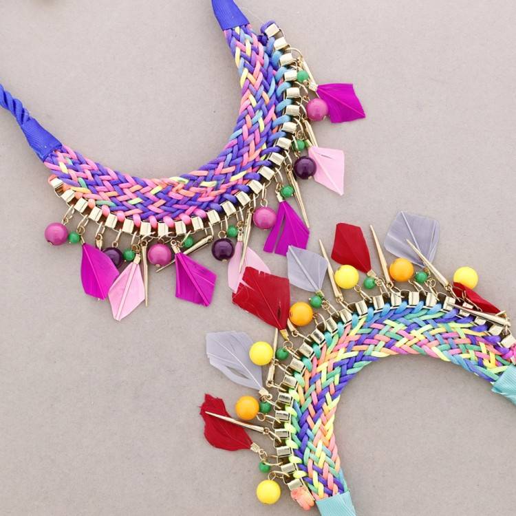 WOVEN FEATHERS SHORT NECKLACE 2