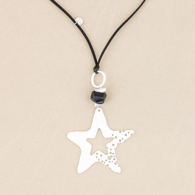METAL STAR PENDANT LONG NECKLACE