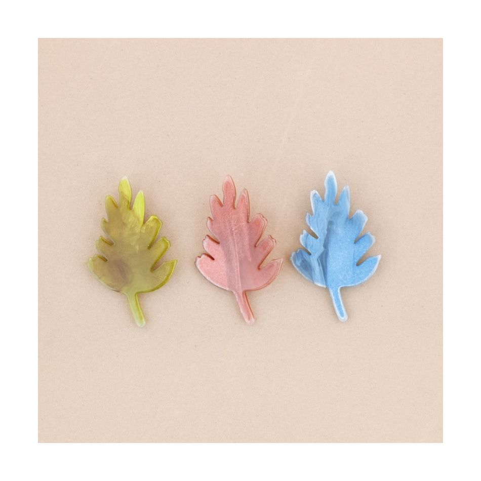 BROCHE HOJA RESINA