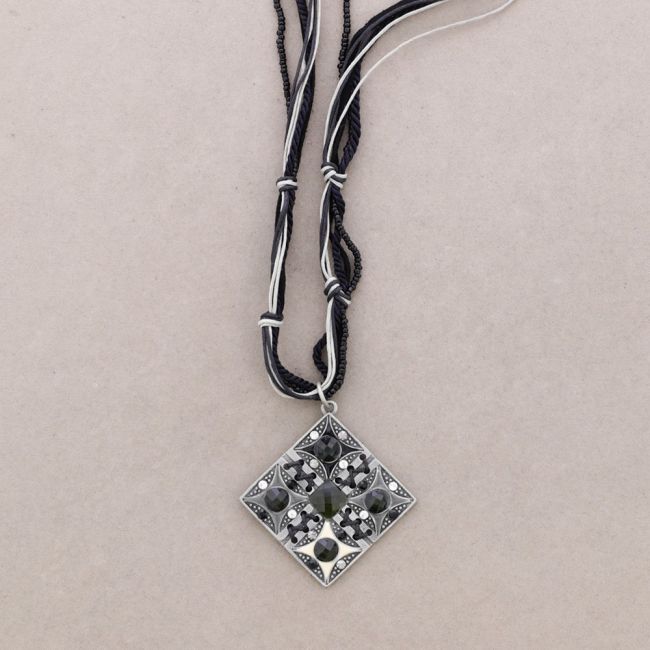 PENDANT NECKLACE GLASS