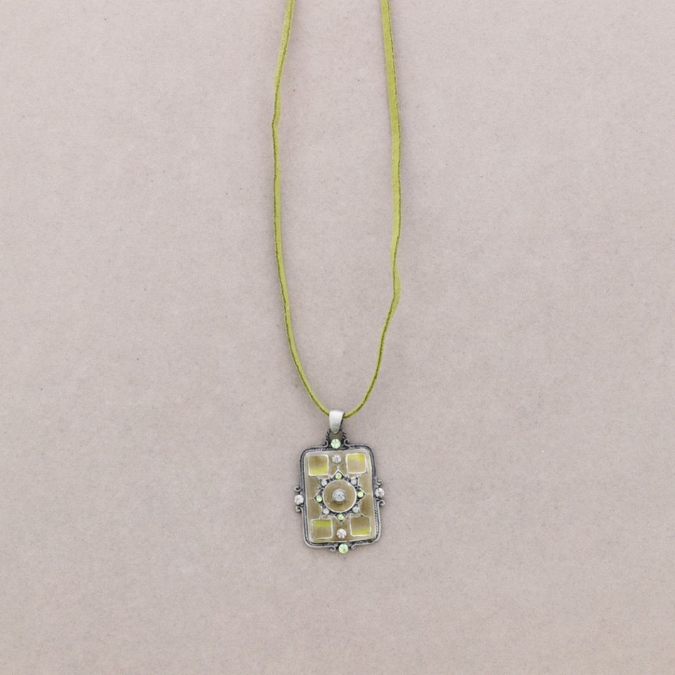 COLLAR COLG. ESMALTE CRISTAL