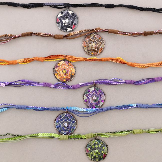 COLLAR COLG. ESMALTE CRISTAL
