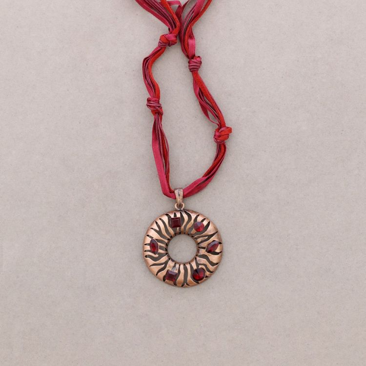 PENDANT NECKLACE GLASS 2