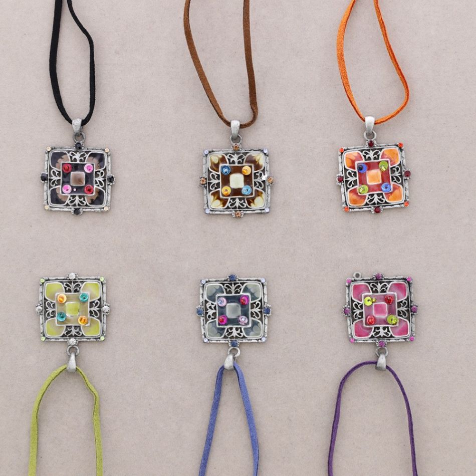 COLLAR COLG. ESMALTE CRISTAL