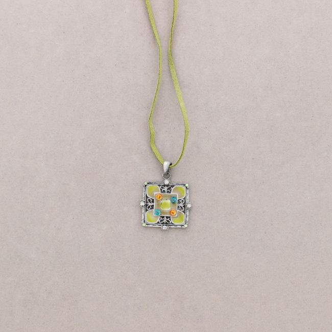 COLLAR COLG. ESMALTE CRISTAL