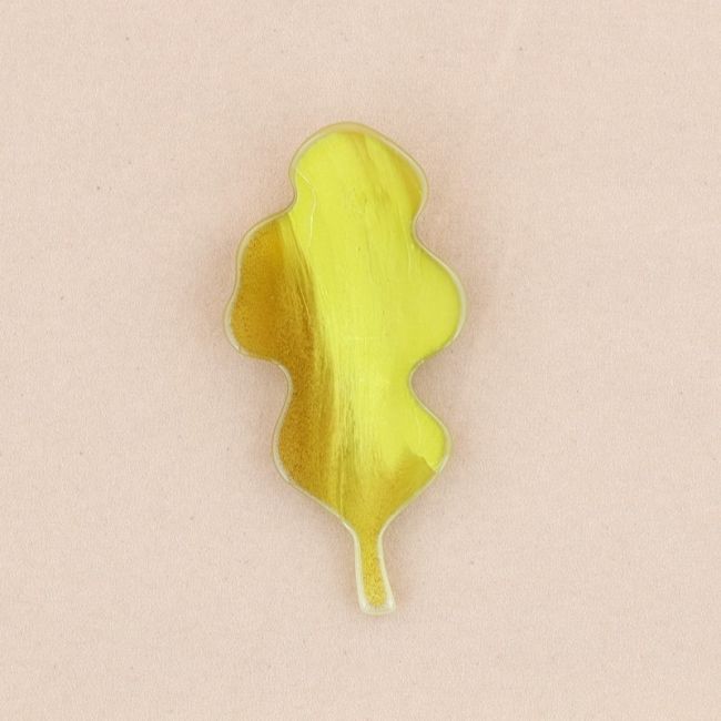 BROCHE HOJA RESINA