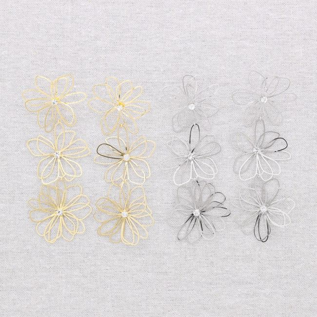 TRIPLE FLOWER STEEL EARRINGS