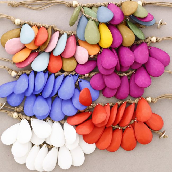 2 STRIPS RESIN DROPS CHOKER