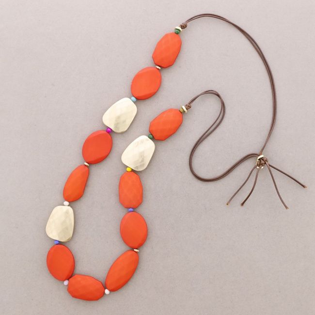 COLLAR LARGO CUENTAS RESINA