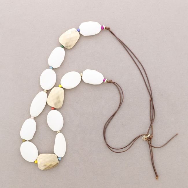 LONG RESIN BEADS NECKLACE