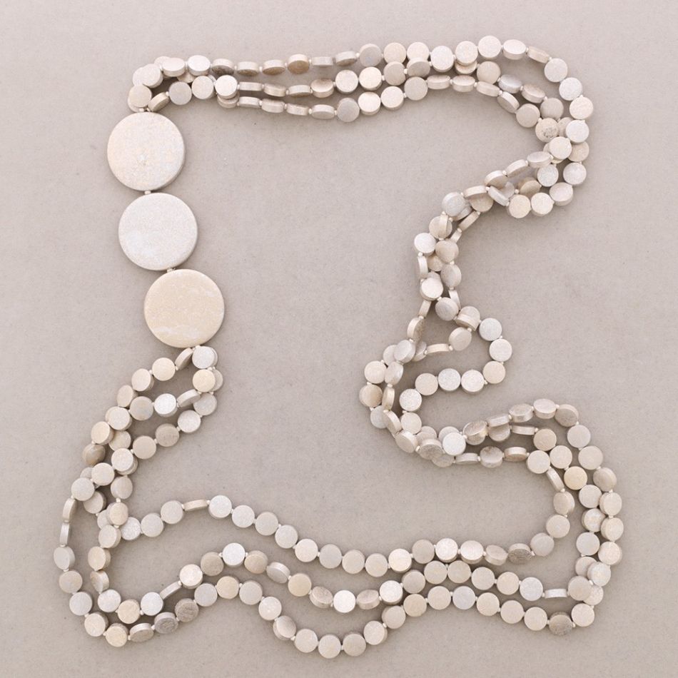 LONG WOODEN BEADS NECKLACE