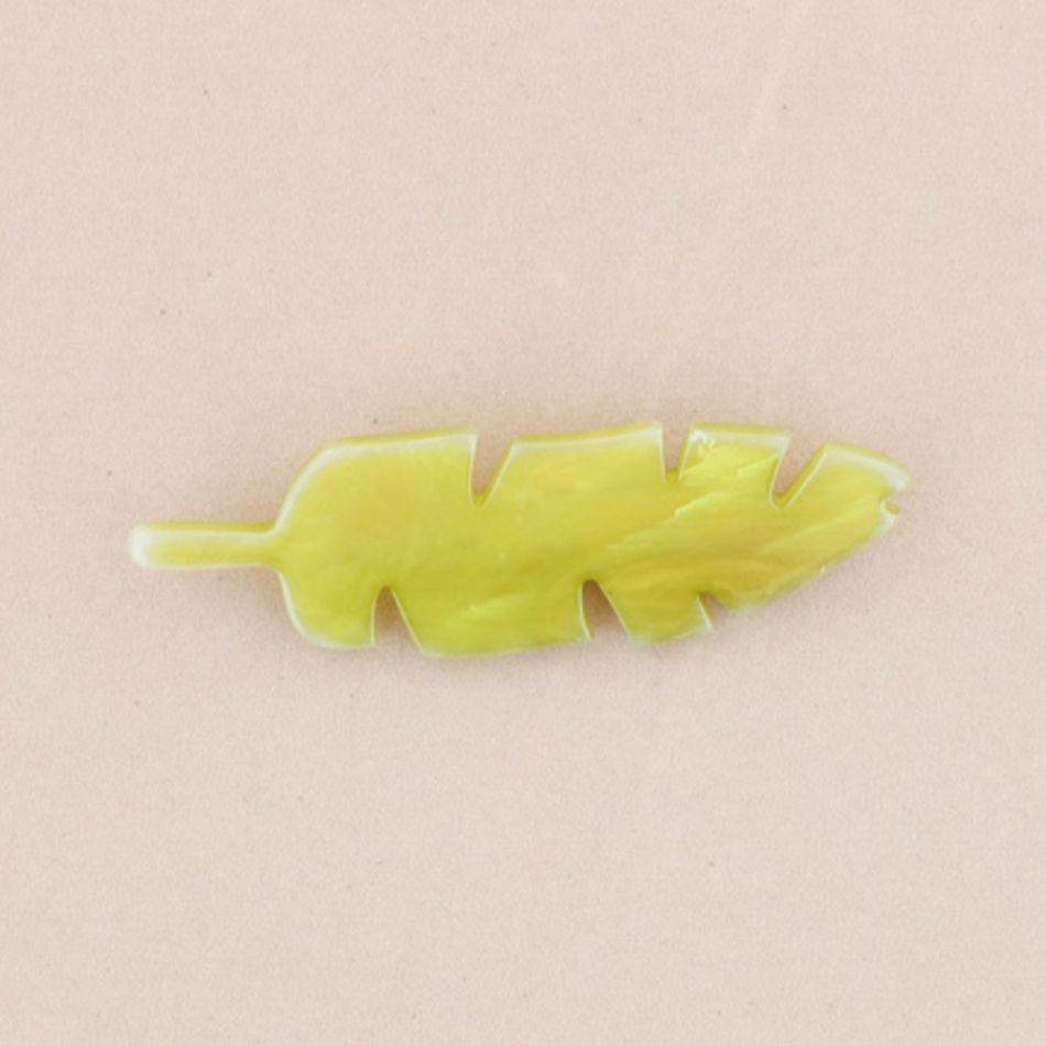 RESIN LEAF BROOCH