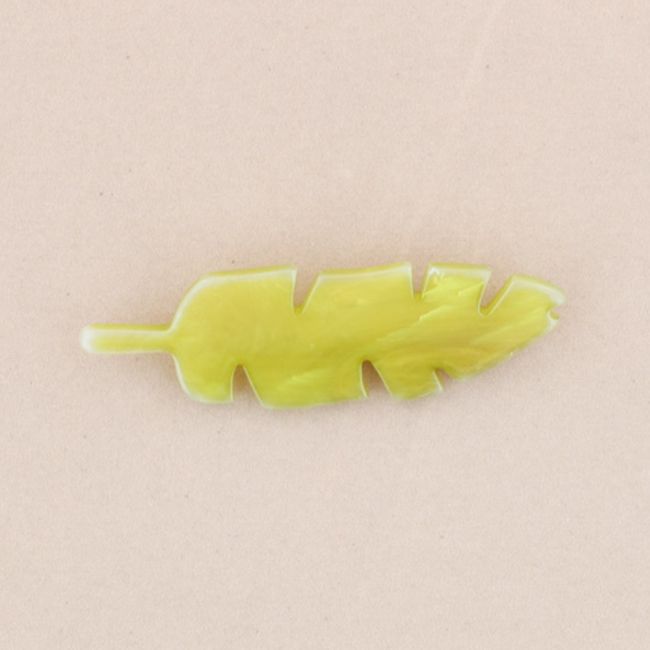 RESIN LEAF BROOCH