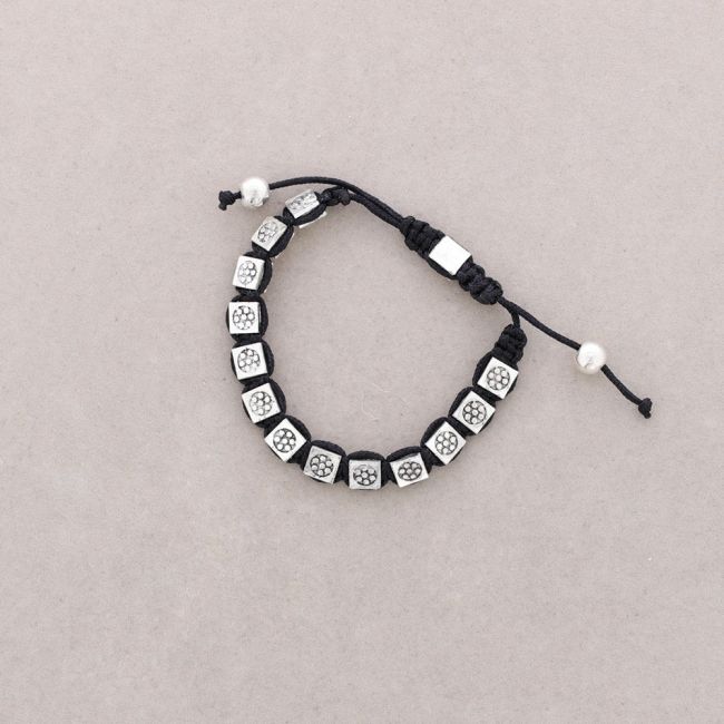 PULSERA MACRAME CUENTAS METAL