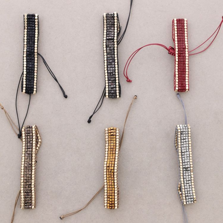 PULSERA MACRAMÉ CUENTAS 2