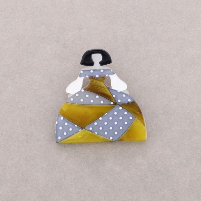 BROCHE MENINA RESINA