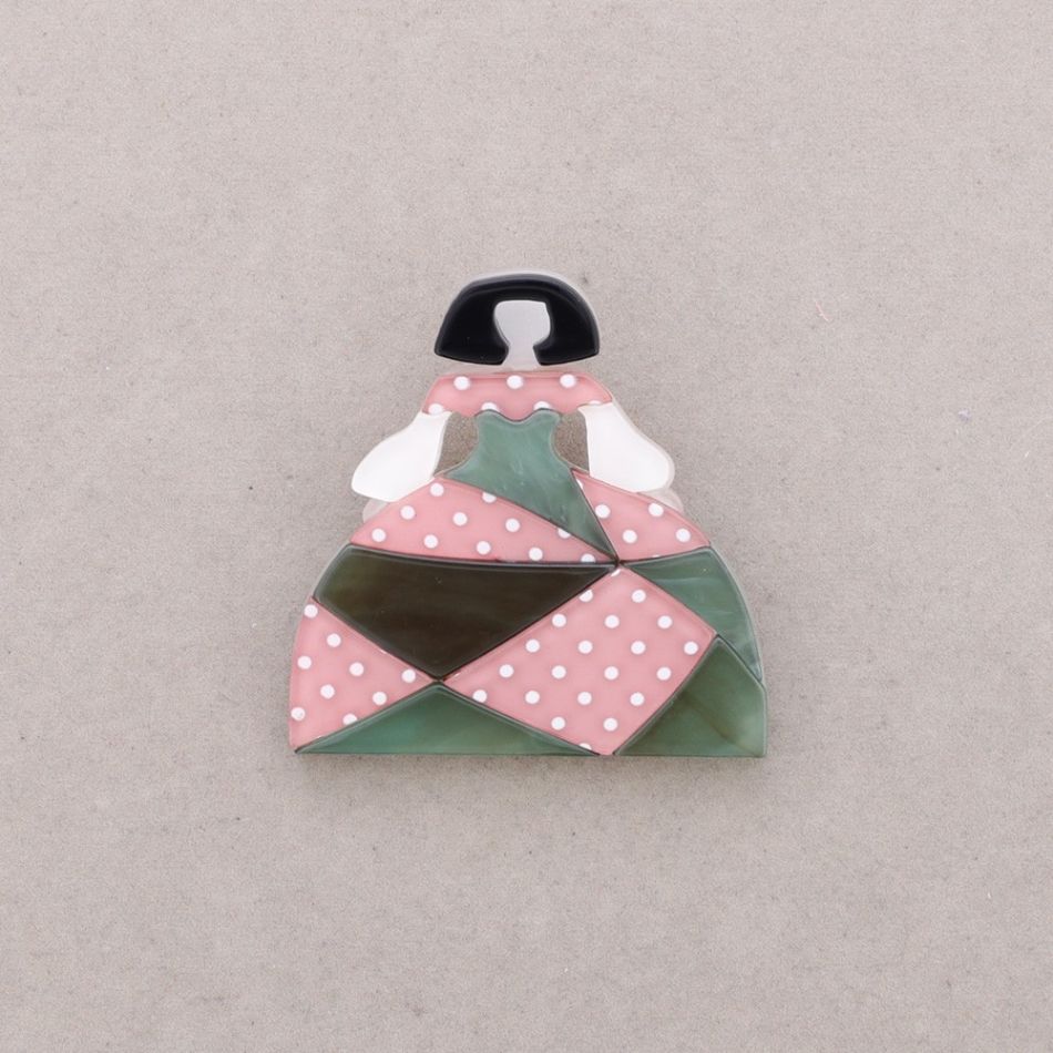 RESIN MENINA BROOCH