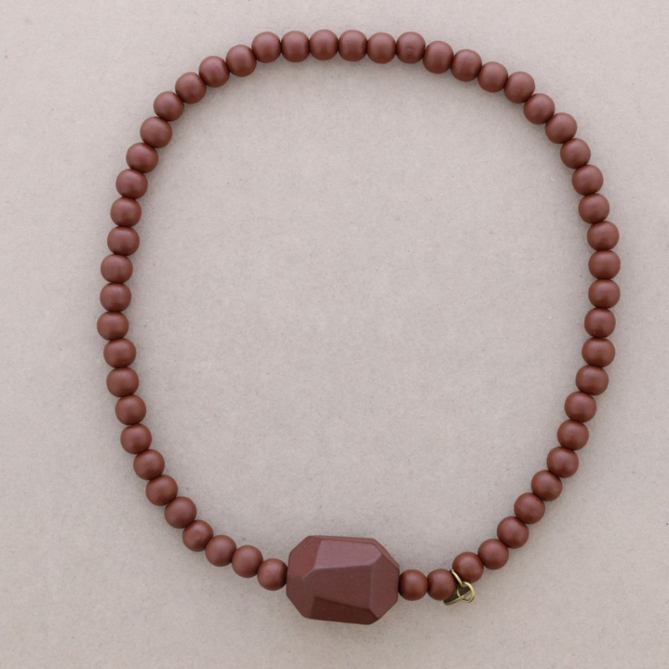 ELASTIC CHOKER WITH WOODEN BEADS