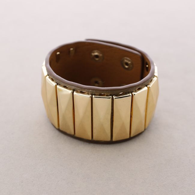 PULSERA CUERO REMACHES