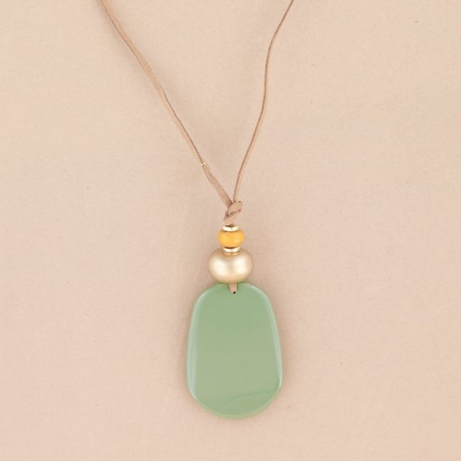 LONG RESIN PENDANT NECKLACE