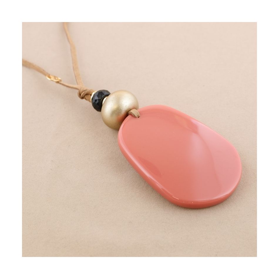 COLLAR LARGO COLGANTE RESINA