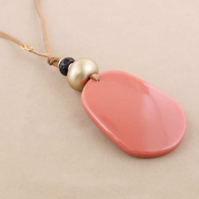 COLLAR LARGO COLGANTE RESINA
