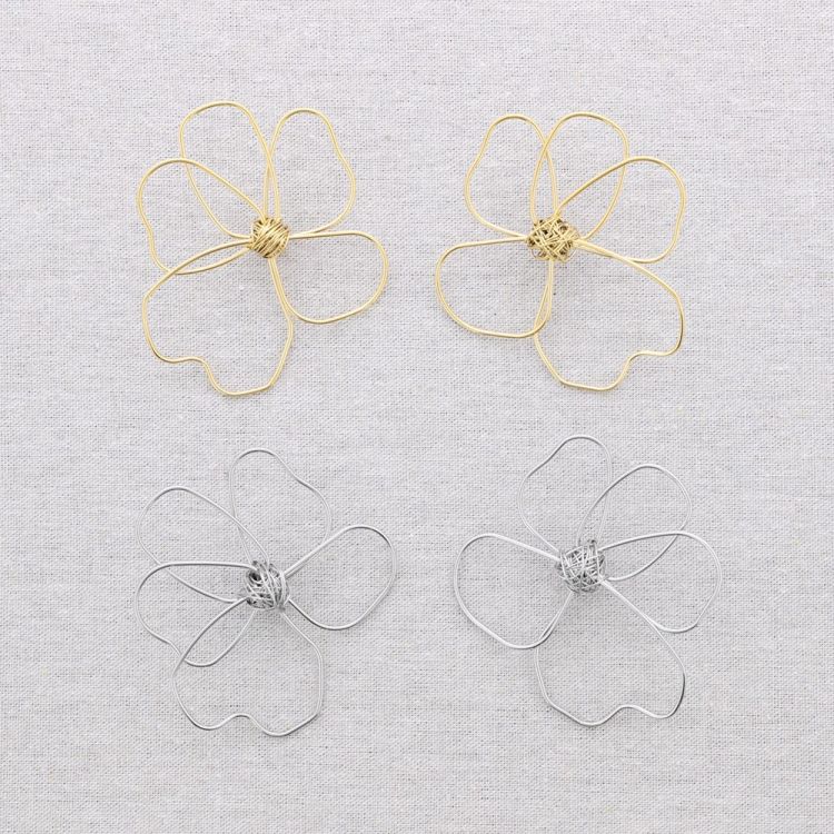 PENDIENTES ACERO FLORES HUECAS 2