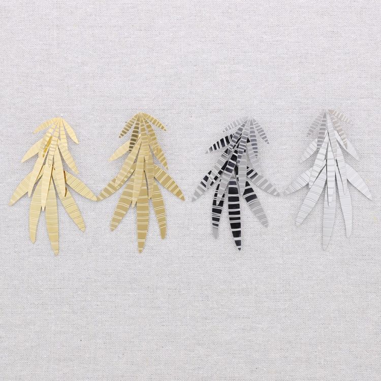 TRIPLE LEAF STEEL EARRINGS 2