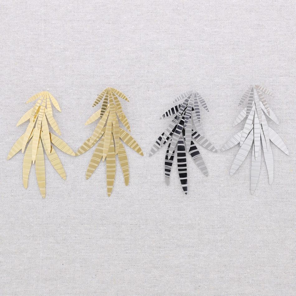 TRIPLE LEAF STEEL EARRINGS