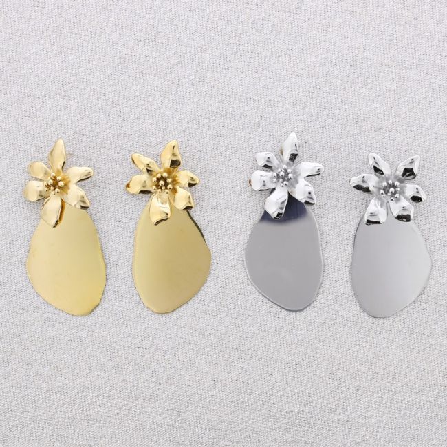 STEEL EARRINGS FLOWER TRIANGULAR PENDANT