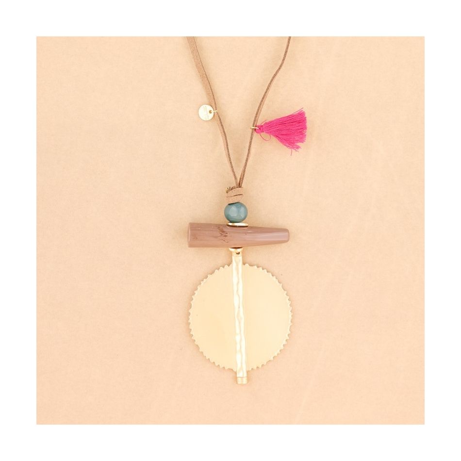 METAL MEDALLION PENDANT LONG NECKLACE