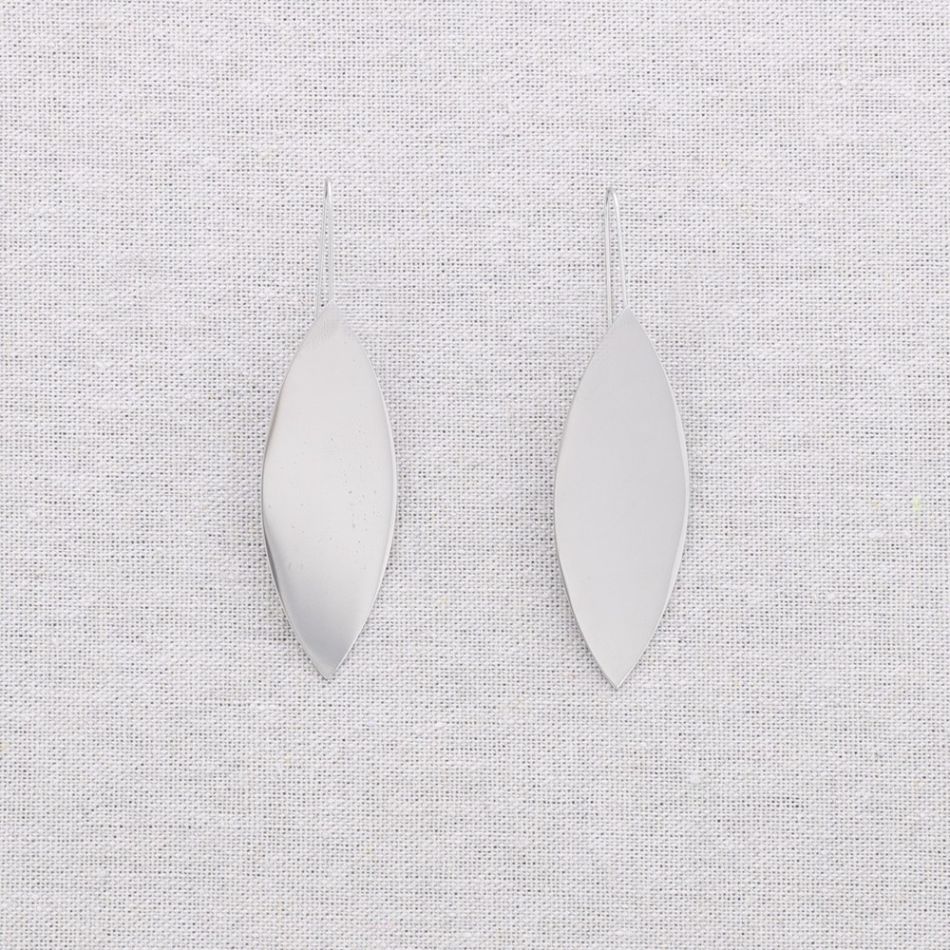 LEAF PENDANT STEEL EARRINGS
