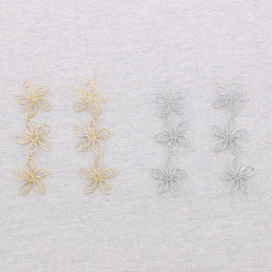 TRIPLE HOLLOW FLOWER STEEL EARRINGS
