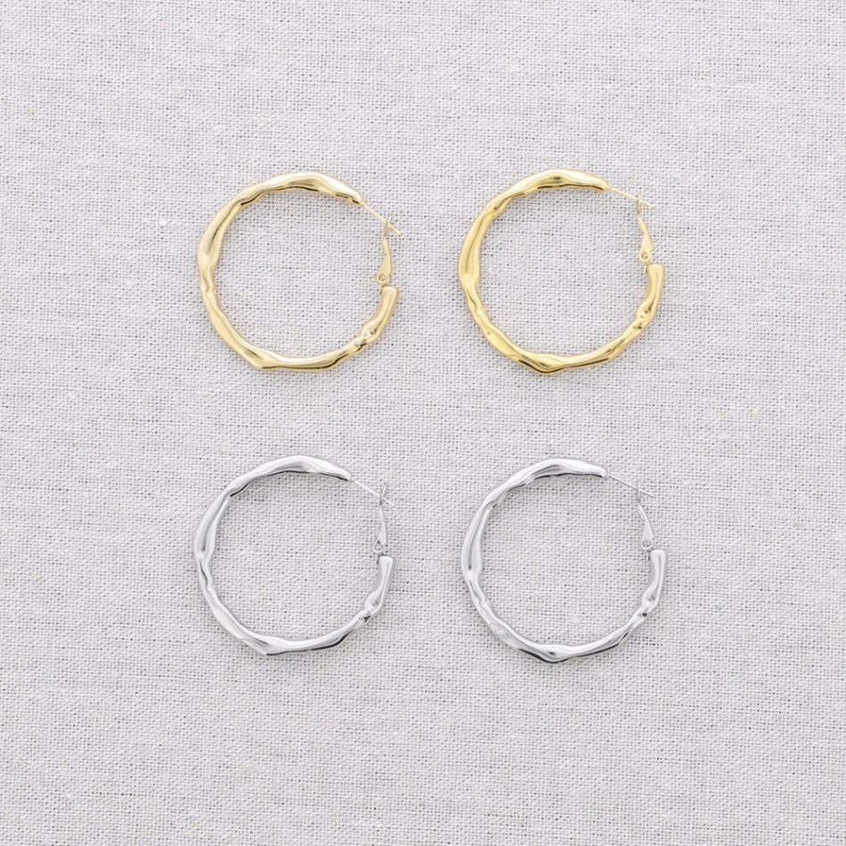 IRREGULAR HOOP STEEL EARRINGS