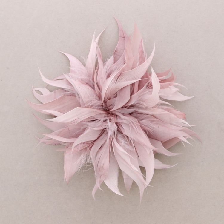 BROCHE PLUMAS (TAMAÑO SURTIDO)