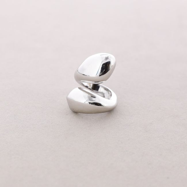 METAL LEAVES RING