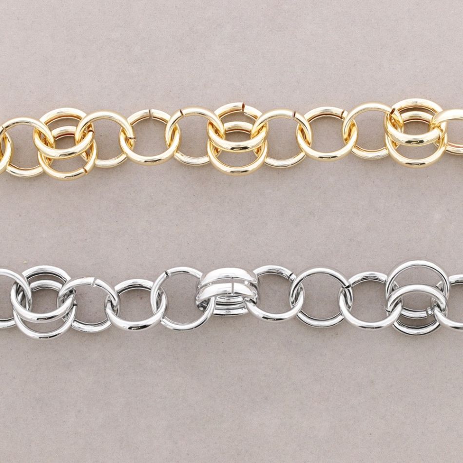 METAL LINK SHORT NECKLACE