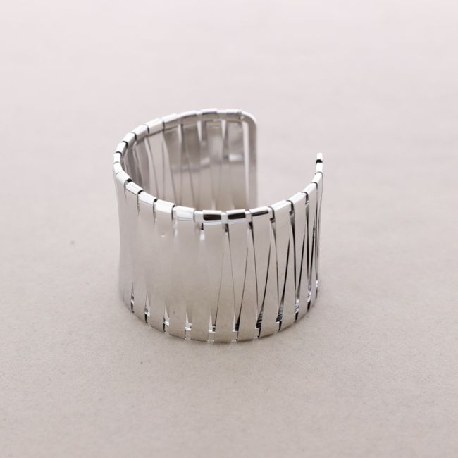 ADJUSTABLE METAL BRACELET