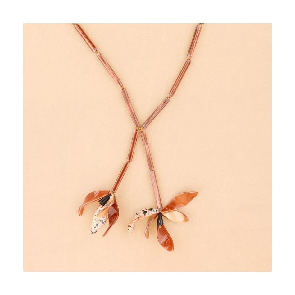 LONG RESIN FLOWER PENDANT NECKLACE