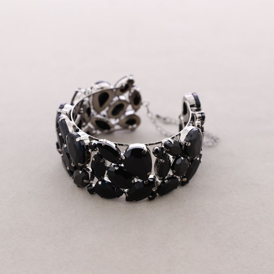 METAL BRACELET WITH CRYSTALS