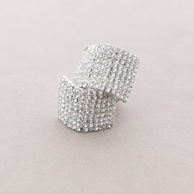 ADJUSTABLE METAL CRYSTALS RING