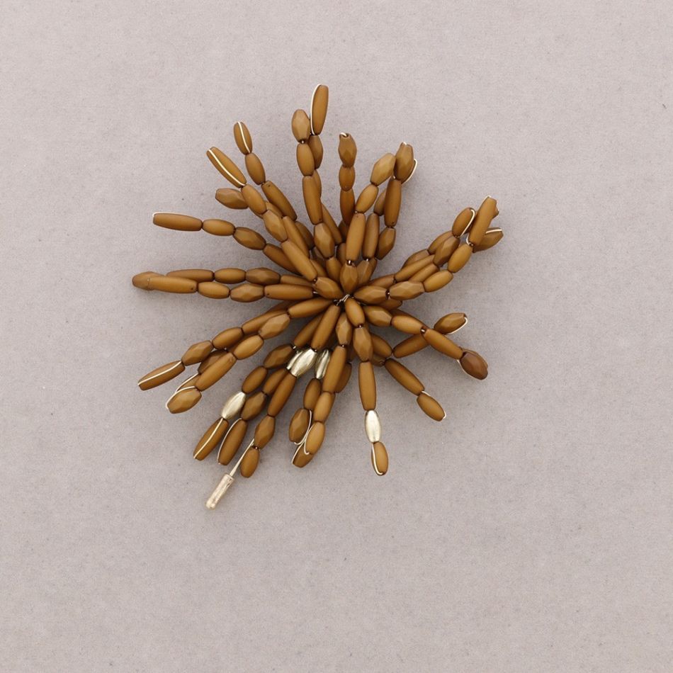 FLOWER NEEDLE BROOCH WITH RESIN BEADS