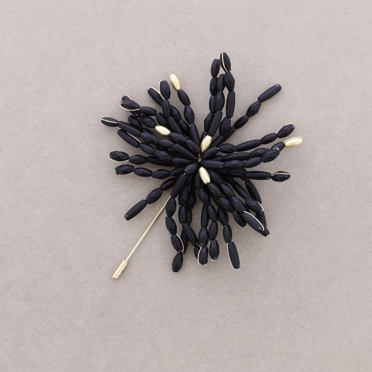 FLOWER NEEDLE BROOCH WITH RESIN BEADS 2