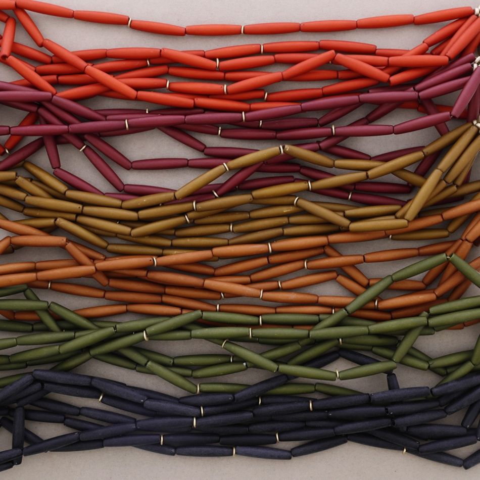 CHOKER WITH 7 STRIPS RESIN BEADS