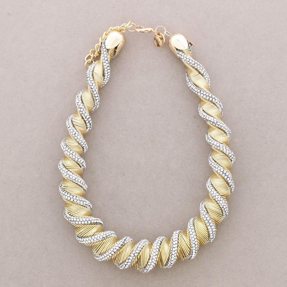 SHINY METAL SHORT NECKLACE