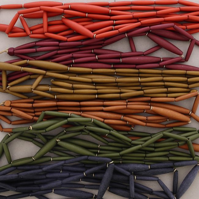 FIVE STRIP RESIN BEAD NECKLACE