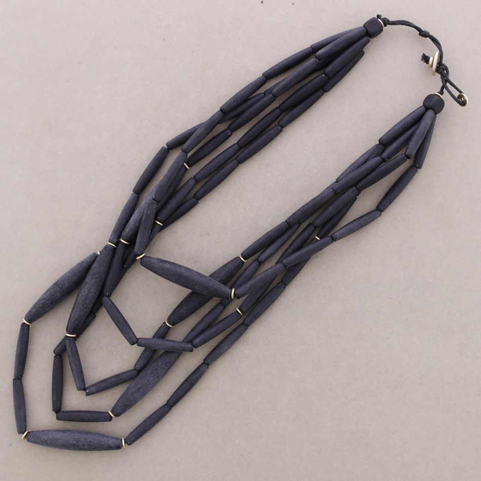 COLLAR CINCO TIRAS CUENTAS RESINA