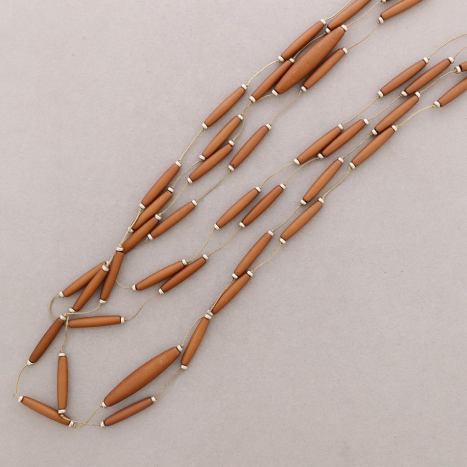 LONG NECKLACE WITH 4 STRIPS RESIN BEADS