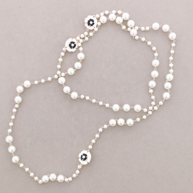 LONG BALL NECKLACE PEARL FINISH FLOWERS METAL ENAMEL